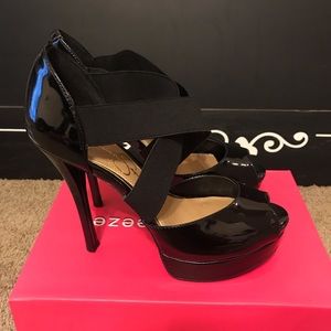 Jessica Simpson patten leather platform heels